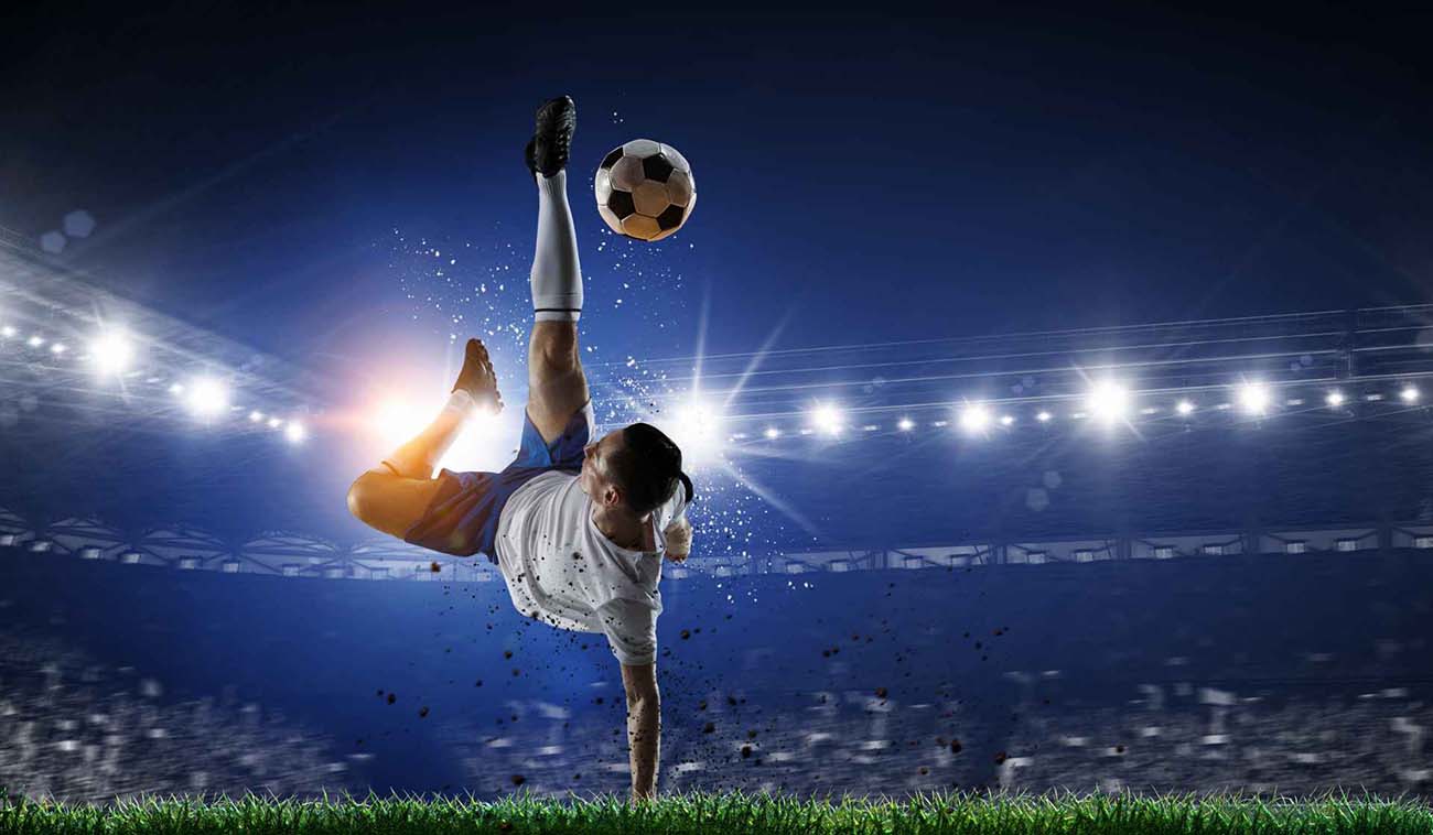 soccer player performing a spectacular overhead kick