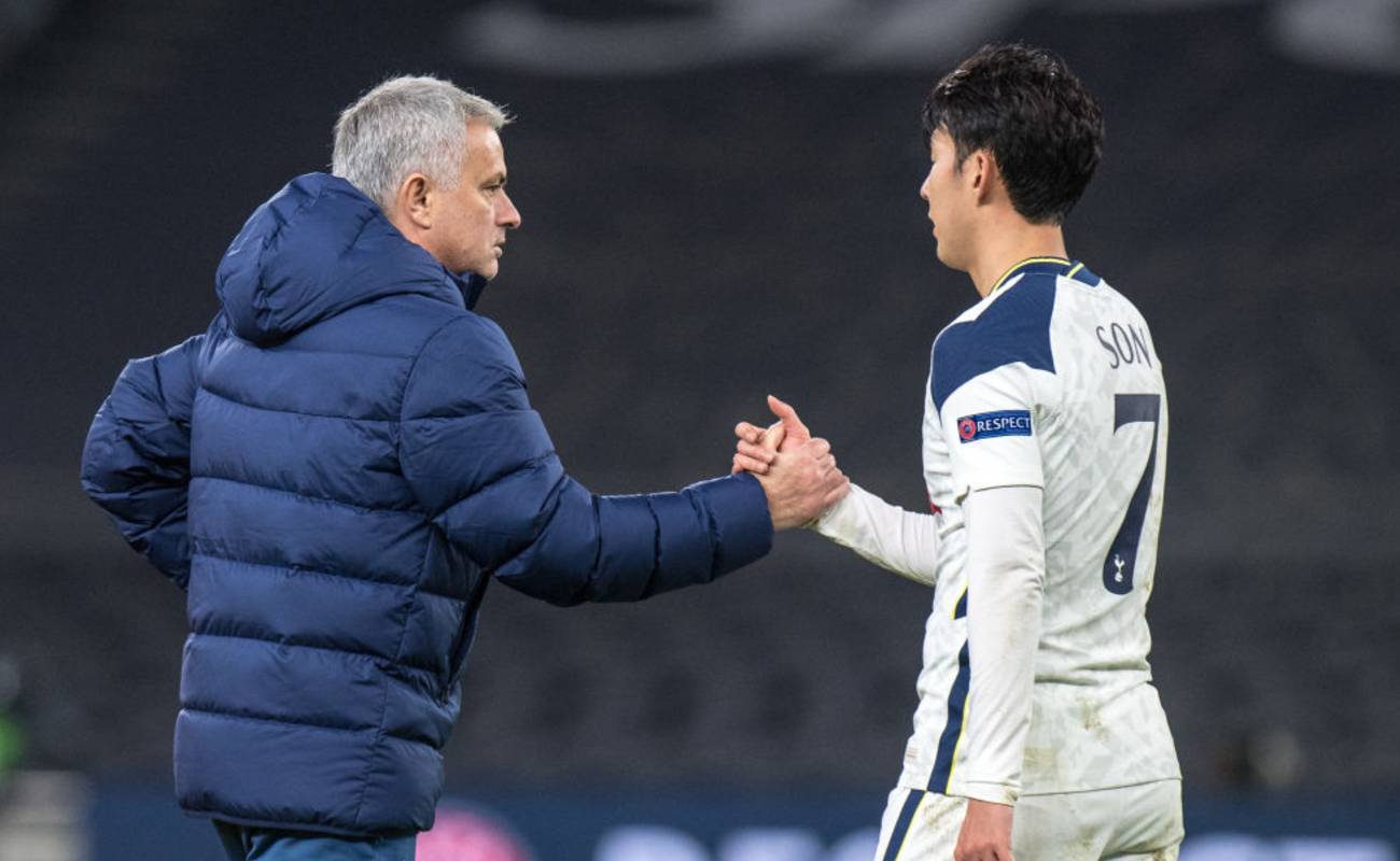 Son Heung-min shakes hands with Tottenham Coach Jose Mourinho - Photo by - Sebastian Frej/Getty Images