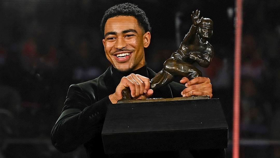 Who Will Win the Heisman Trophy? Odds, Favorites & Sleeper Picks