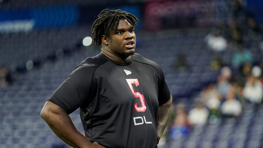 Eagles select DT Jordan Davis with No. 13 pick in 2022 NFL Draft