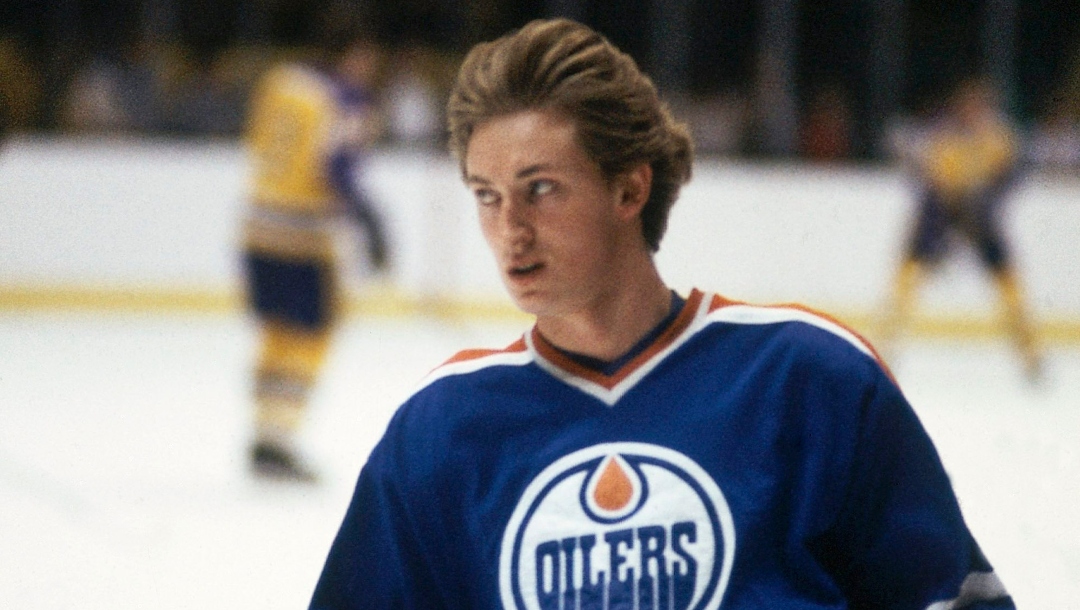 Hockey History: Edmonton Oilers Wayne Gretzky Scores First NHL Goal