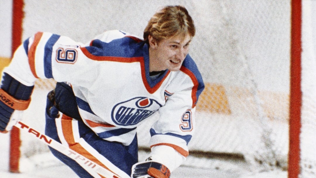 Hockey History: Edmonton Oilers Wayne Gretzky Scores First NHL Goal