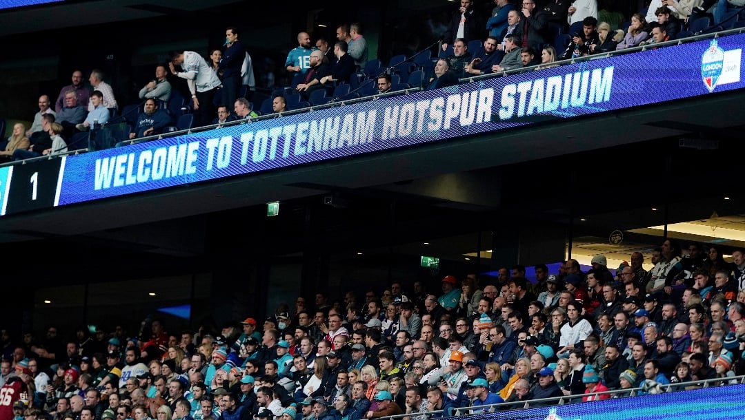 Tottenham Hotspur Stadium in NFL mode last night : r/nfl