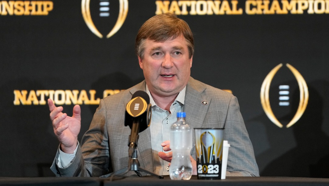 Early 2023 College Football Playoff Odds & Predictions