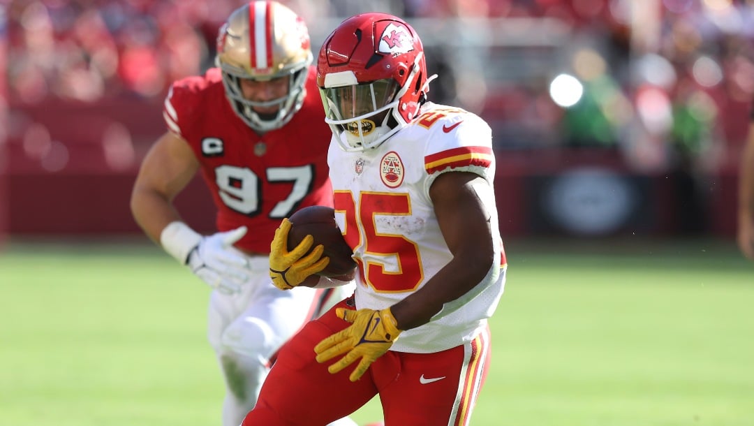 Chiefs re-sign Jerick McKinnon; decline 5th year option on Clyde Edwards- Helaire