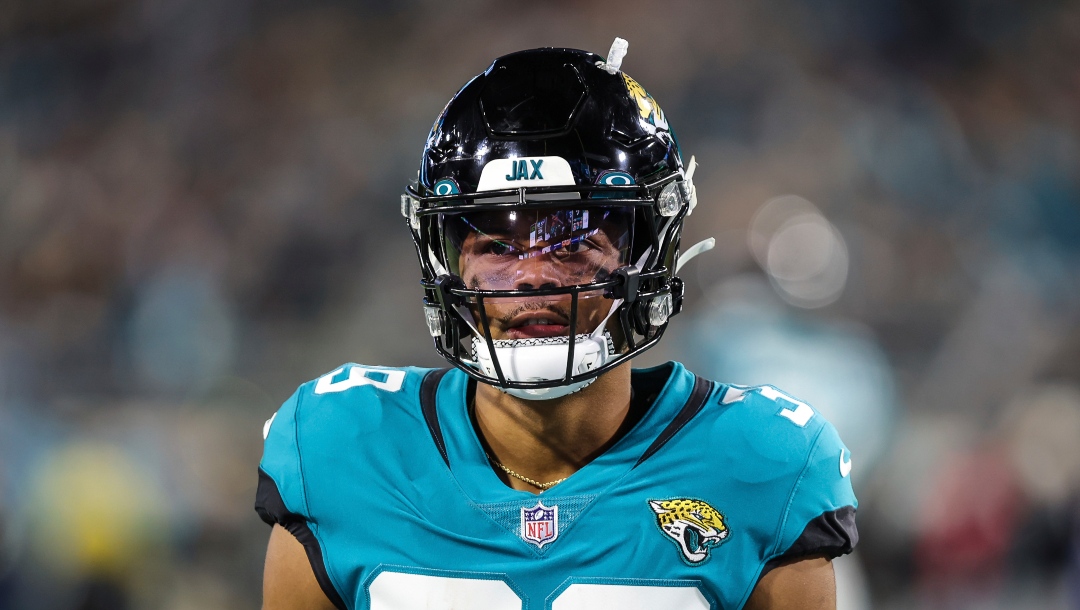 Jacksonville Jaguars wide receiver Jamal Agnew (39) returns a