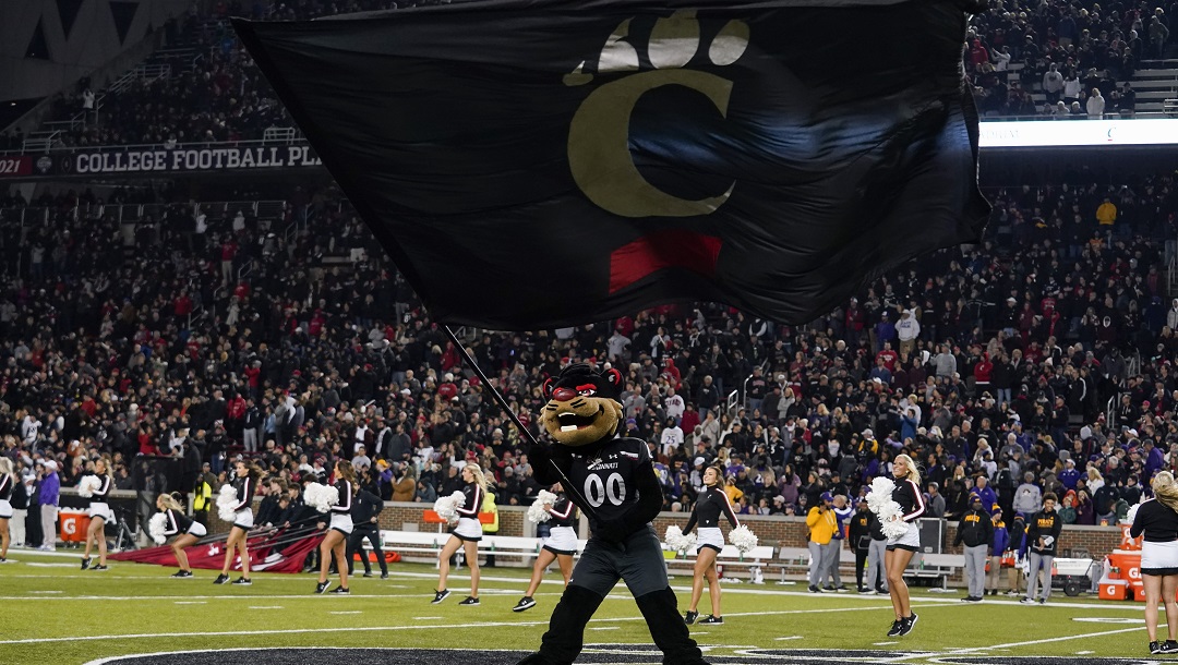 Cincinnati Football Predictions & Odds for Bearcats 2023-24 Win Total - All  Bearcats