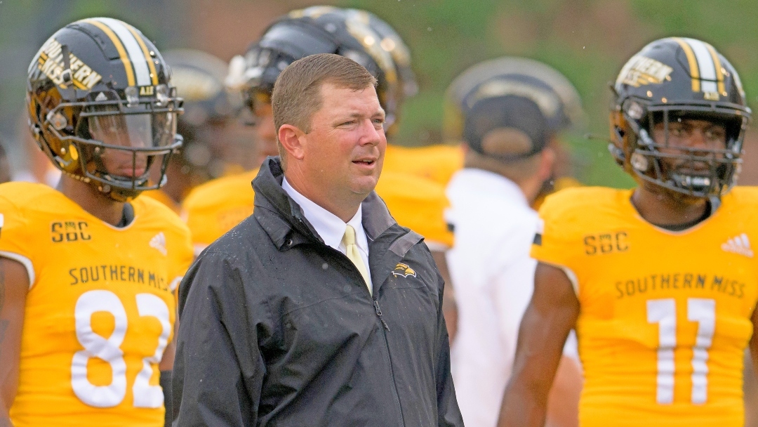 Frank Gore Jr. has a record-breaking night for Southern Miss 