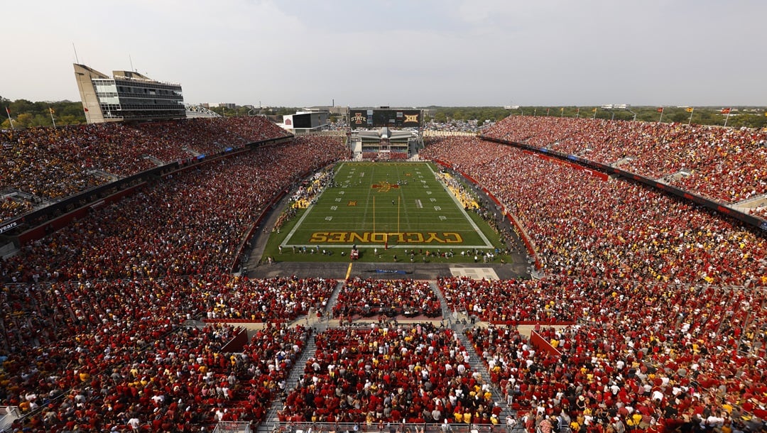 Ranking the Biggest & Smallest College Football (FBS) Stadiums